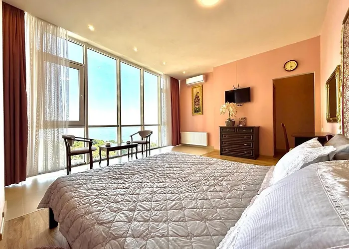 з видом на море 386